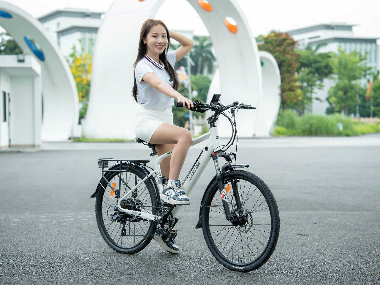 Đi học 15–20km mỗi ngày, liệu một chiếc xe đạp trợ lực như Zhengbu H3 có phù hợp?