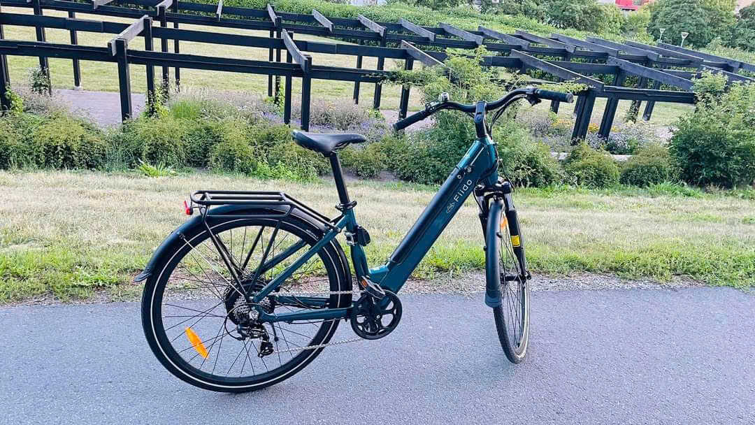 Dùng xe đạp trợ lực điện có tiết kiệm hơn xe máy không?