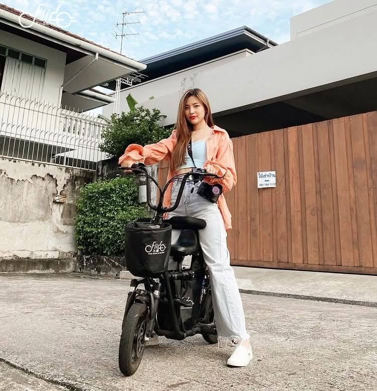 Phụ nữ thời nay chọn xe đạp trợ lực: Xu hướng hay lối sống?